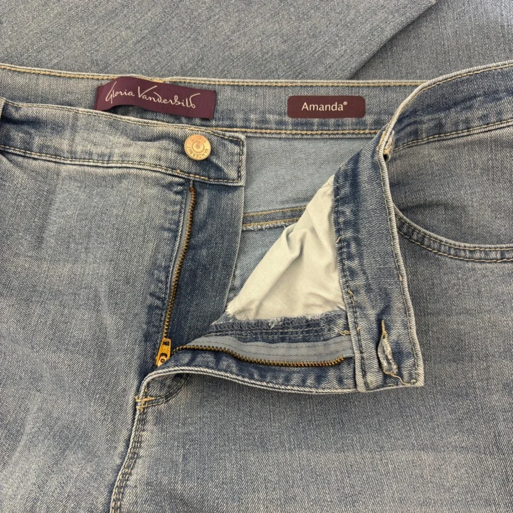 High Rise Casual Everyday Slim Straight Jeans Size 18W Short Medium Wash